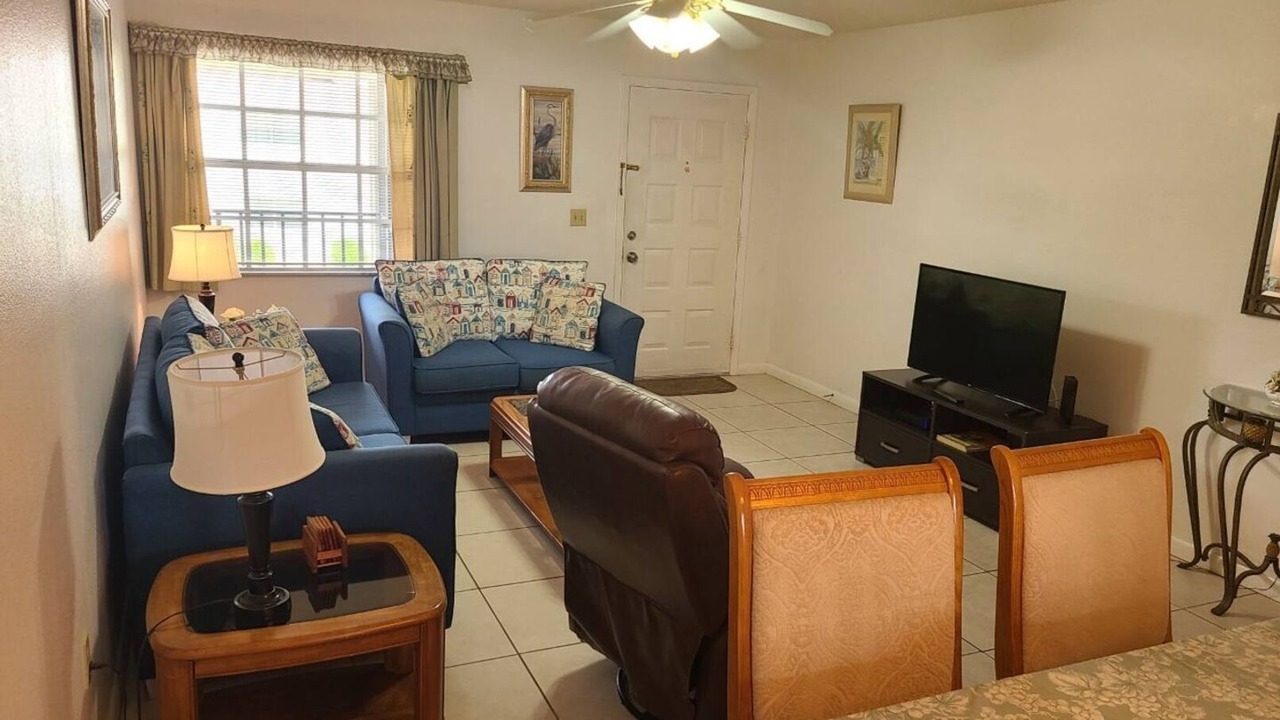 Photo of Livingroom in Englewood South
