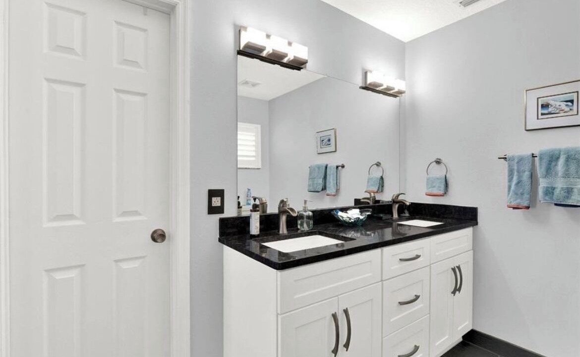 Photo of Bathroom in New Smyrna Beach
