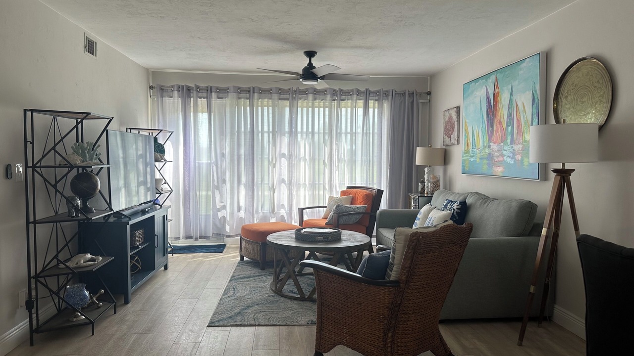 Photo of Livingroom in East Naples