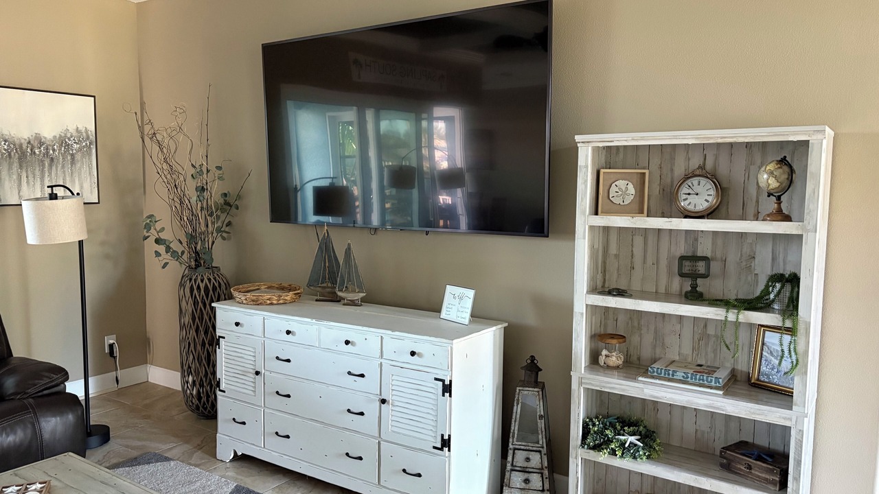 Photo of Livingroom in South Gulf Cove