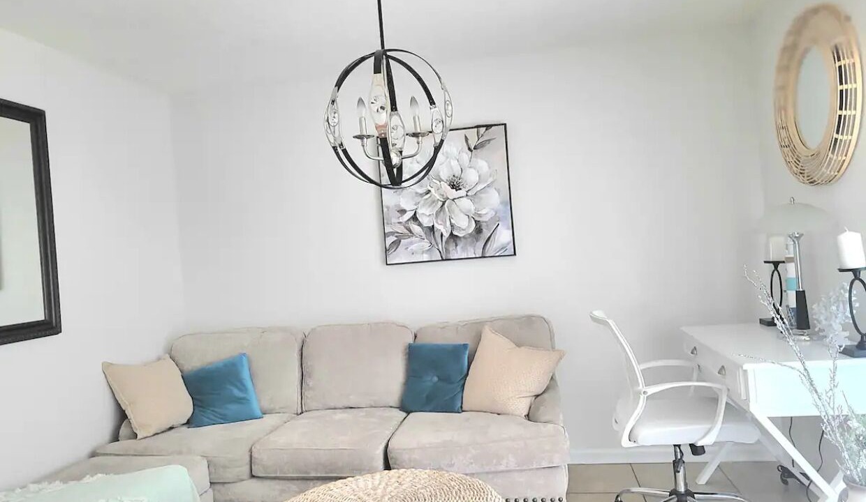 Photo of Livingroom in Seffner Community Alliance