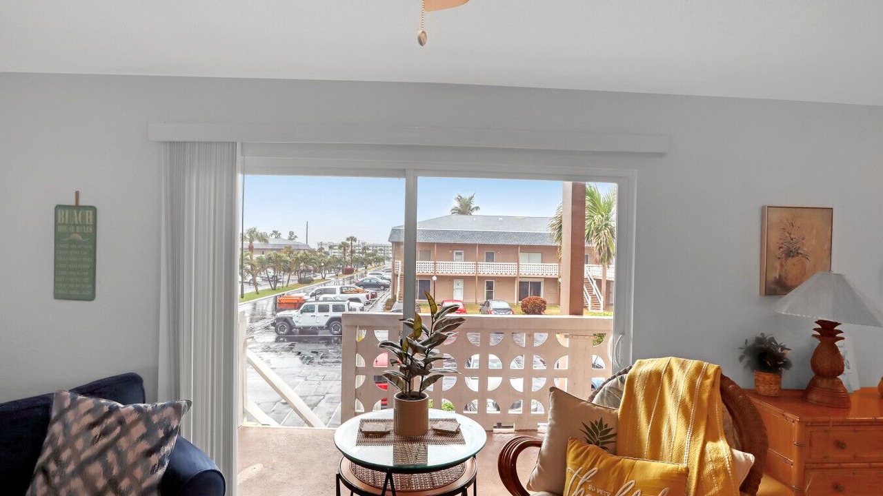 Photo of Livingroom in Cocoa Beach