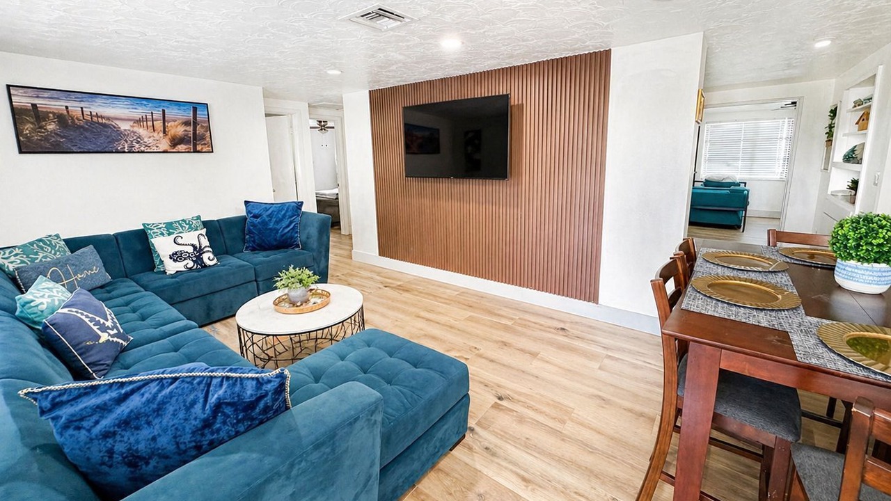 Photo of Livingroom in Holiday Garden Estates