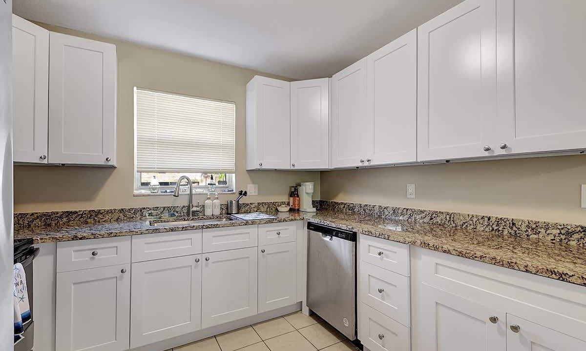 Photo of Kitchen in Lantana