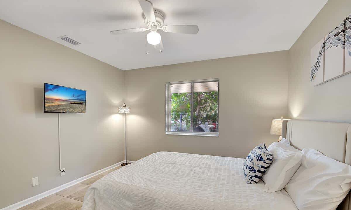 Photo of Bedroom in Lantana