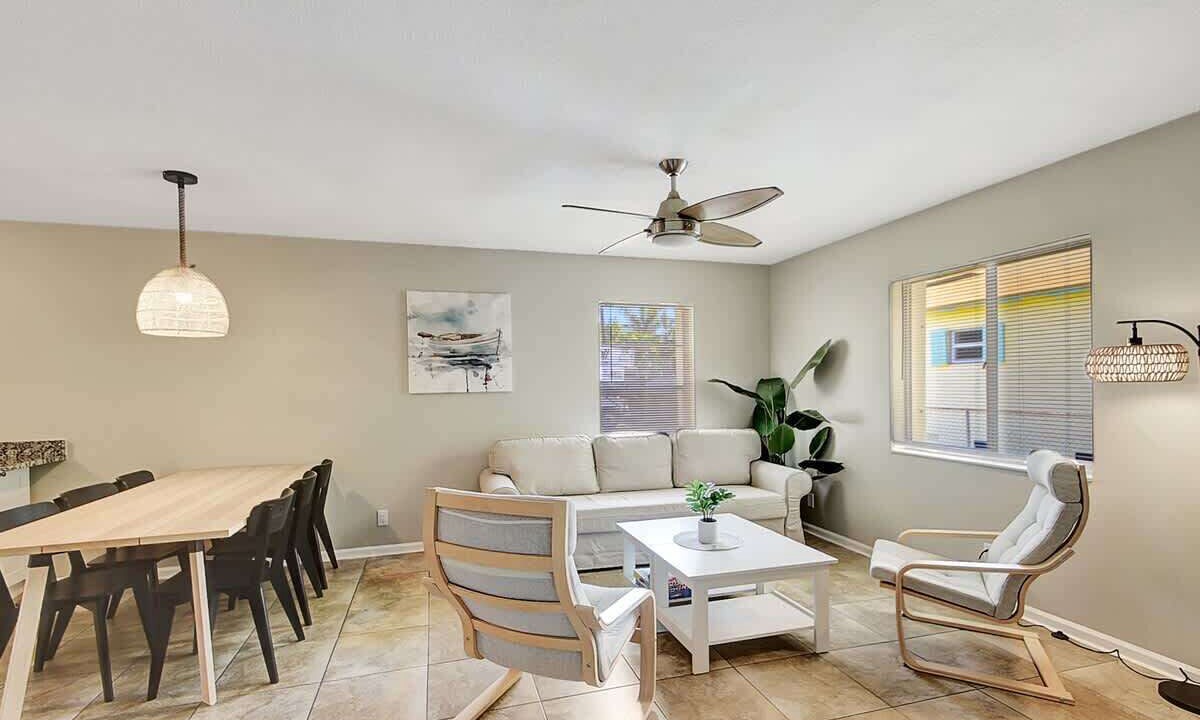Photo of Livingroom in Lantana