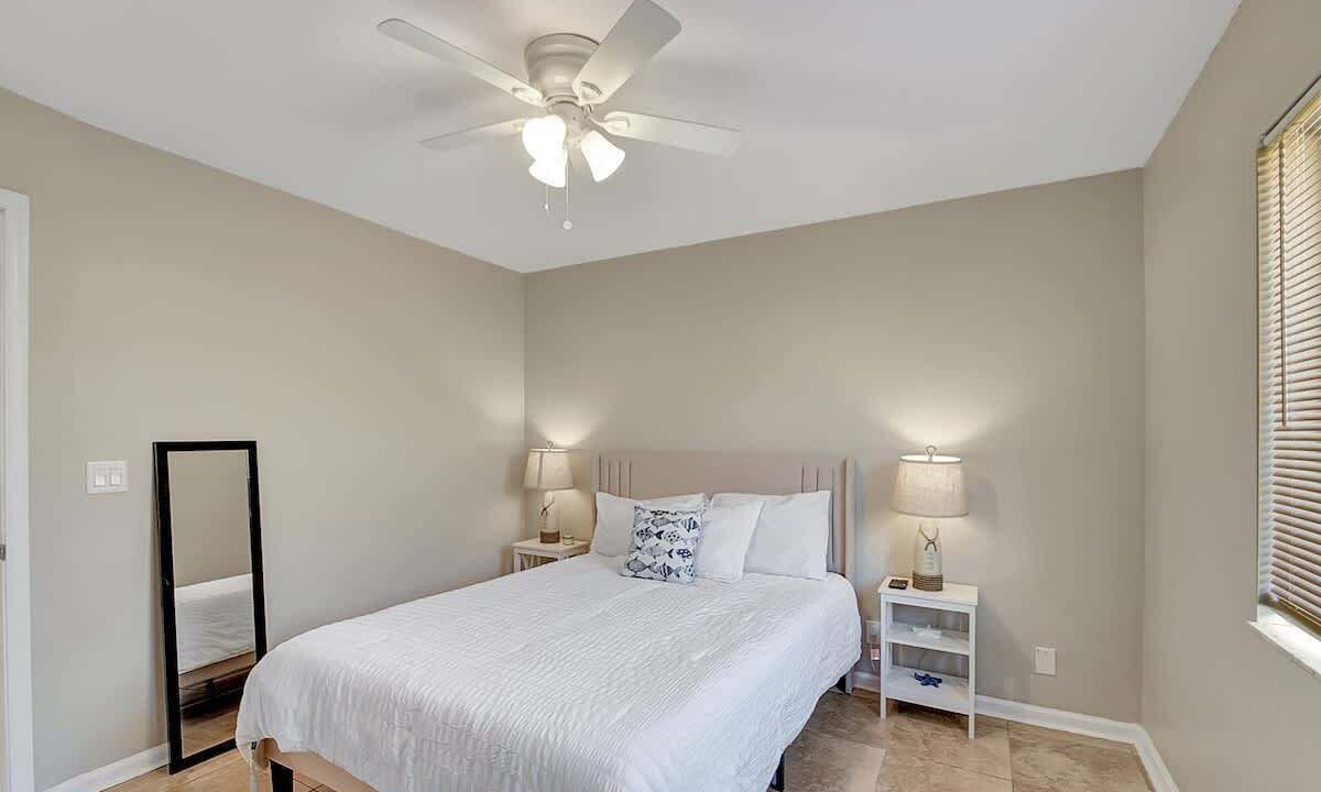 Photo of Bedroom in Lantana