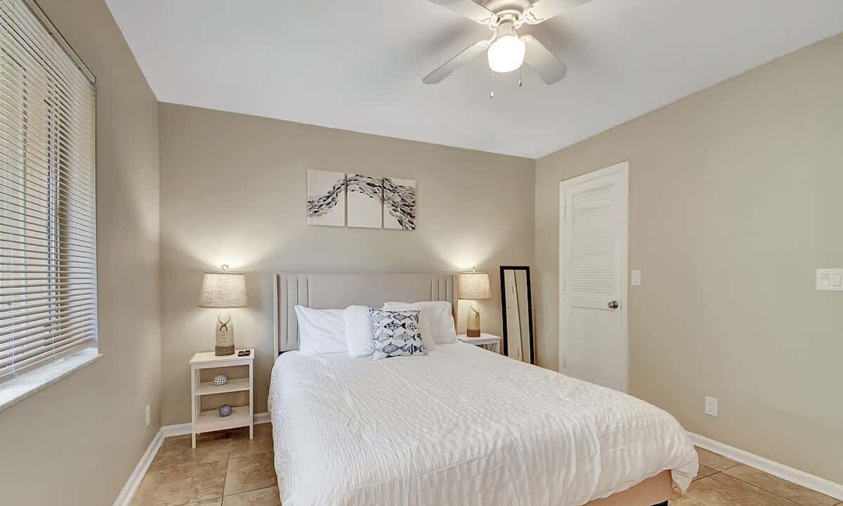 Photo of Bedroom in Lantana