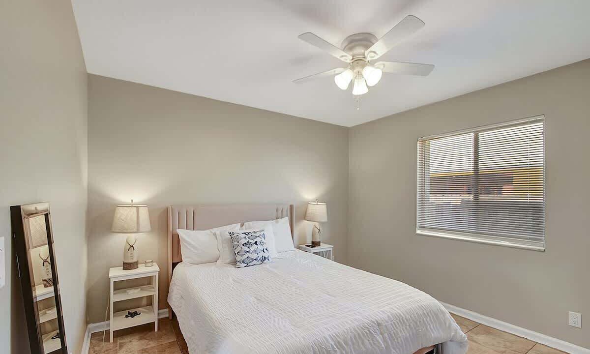 Photo of Bedroom in Lantana