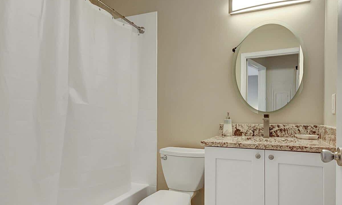 Photo of Bathroom in Lantana