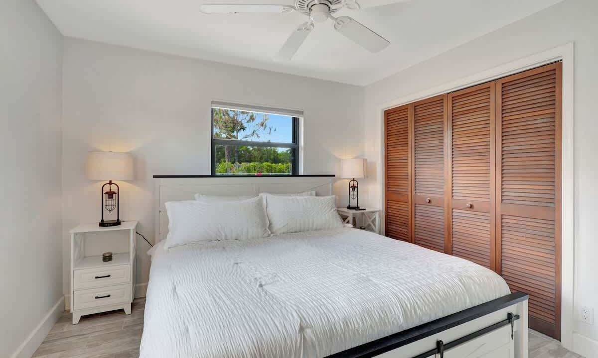 Photo of Bedroom in Lake Worth