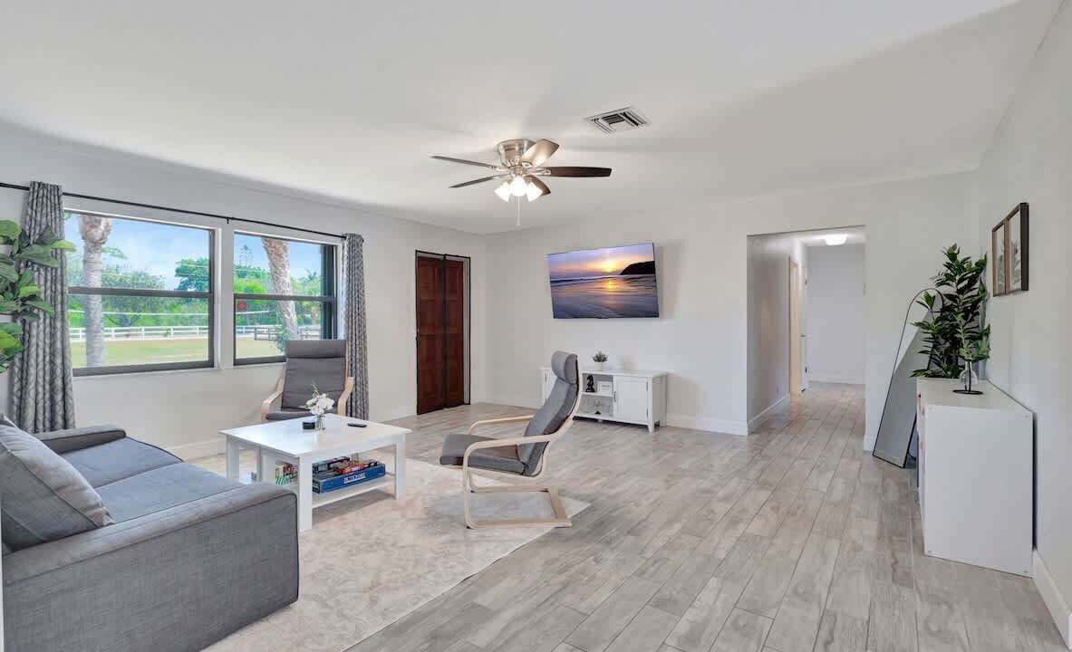 Photo of Livingroom in Lake Worth