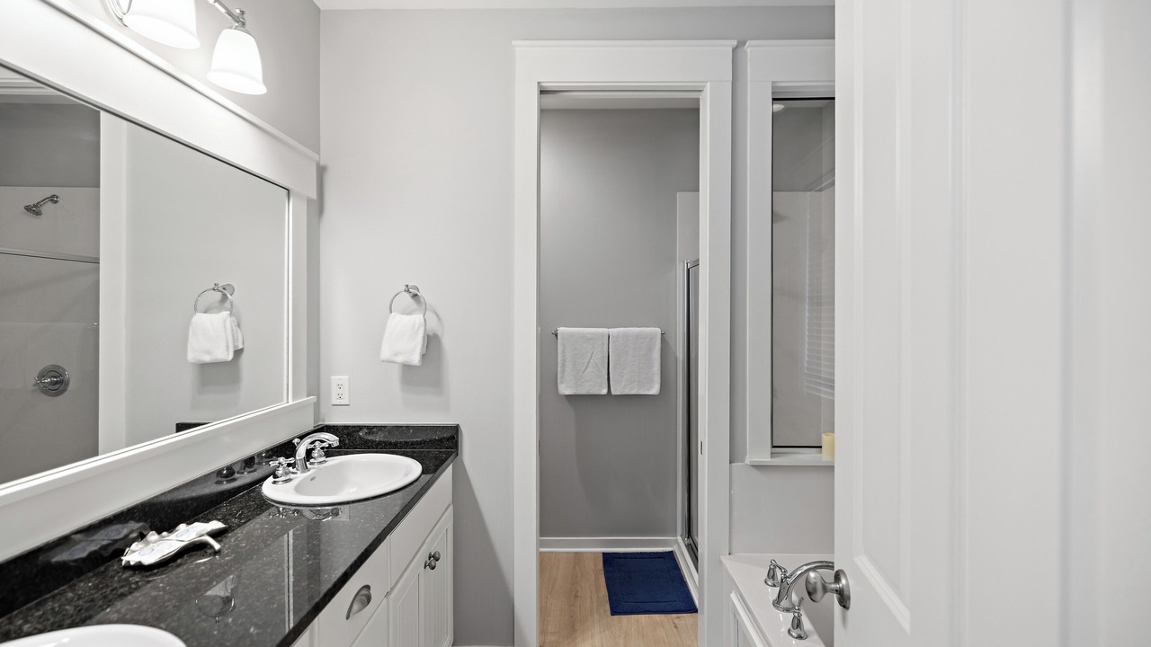 Photo of Bathroom in Laurel Grove