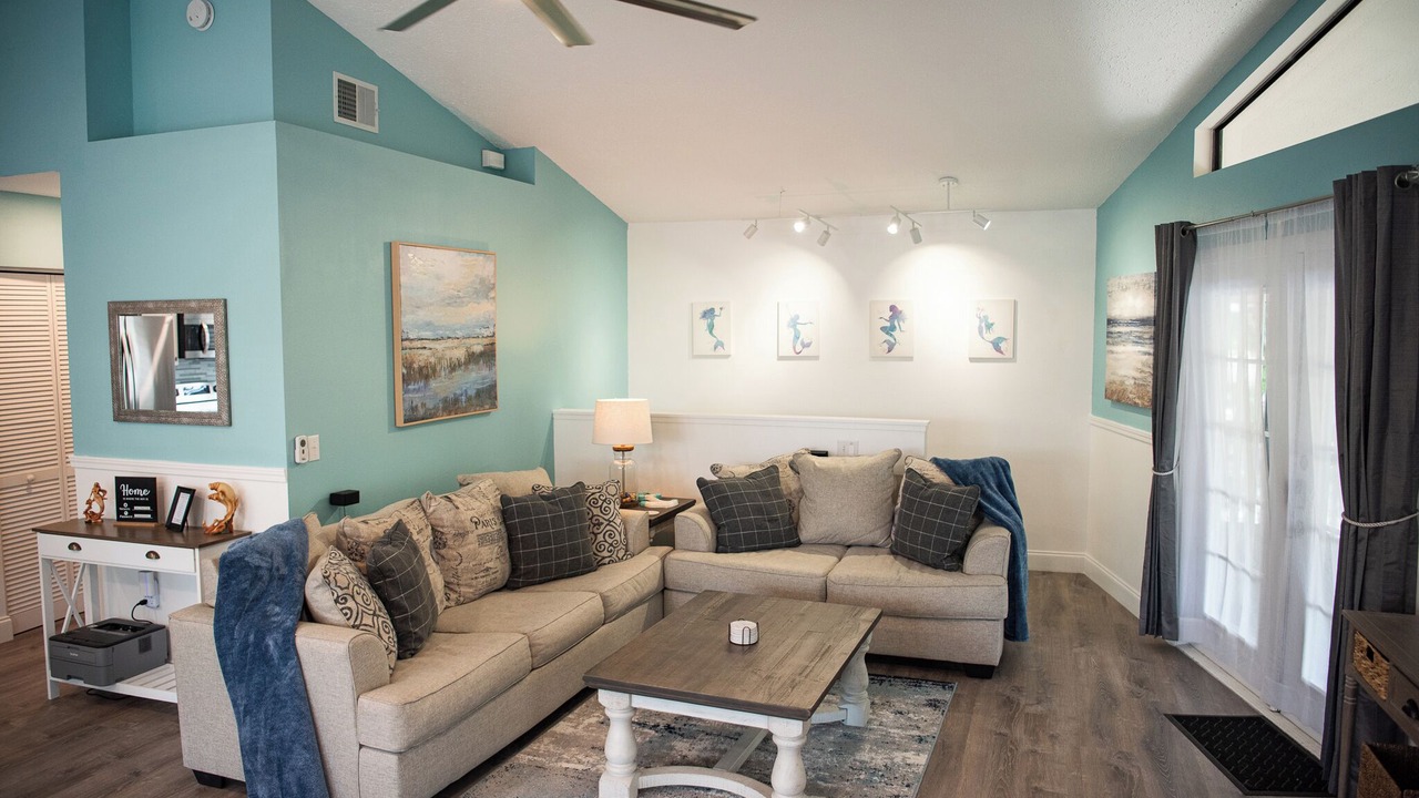 Photo of Livingroom in Weeki Wachee Gardens