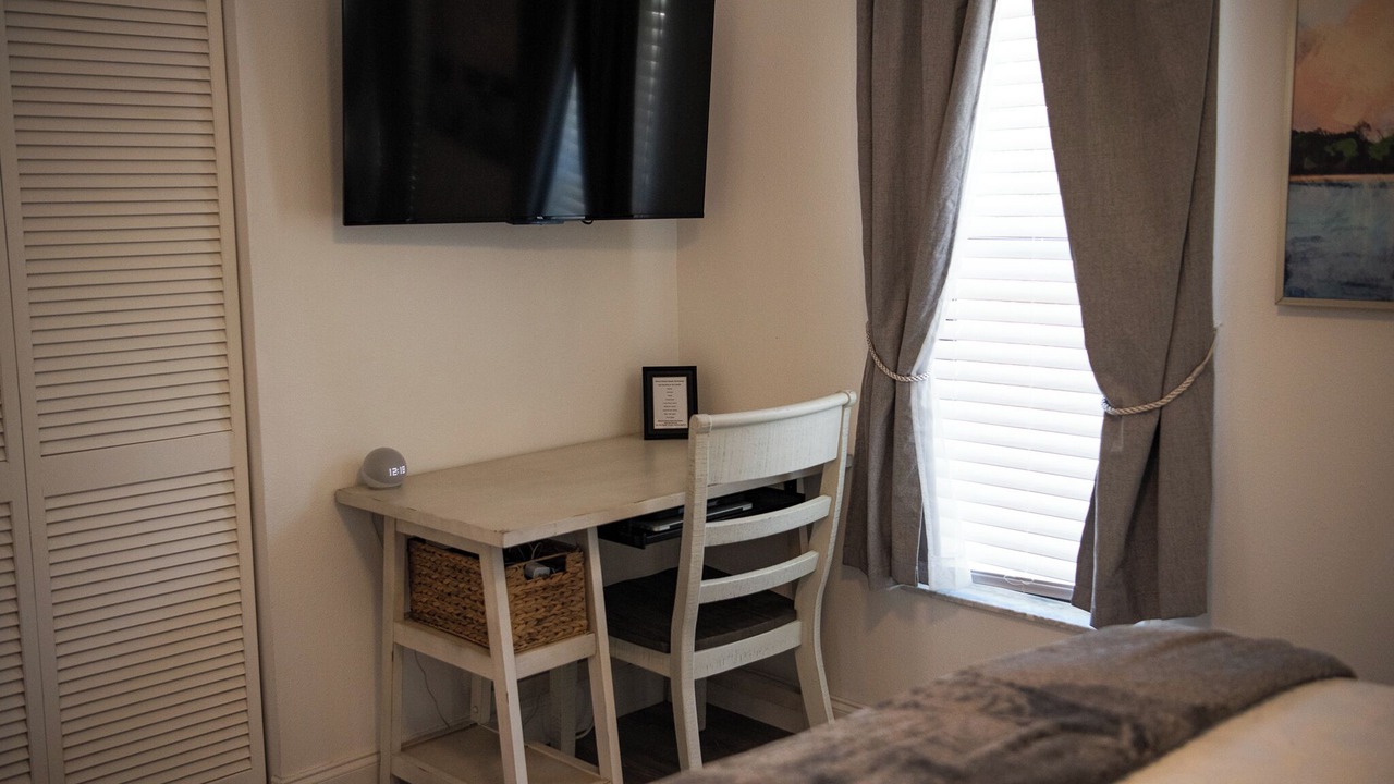 Photo of Bedroom in Weeki Wachee Gardens