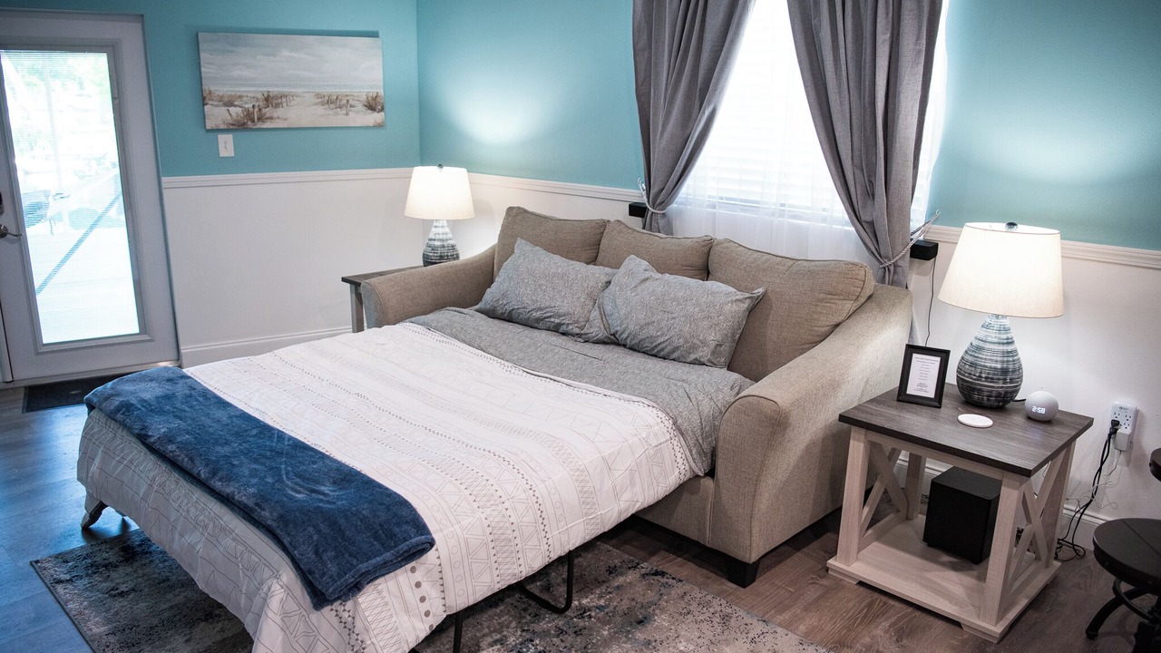 Photo of Bedroom in Weeki Wachee Gardens