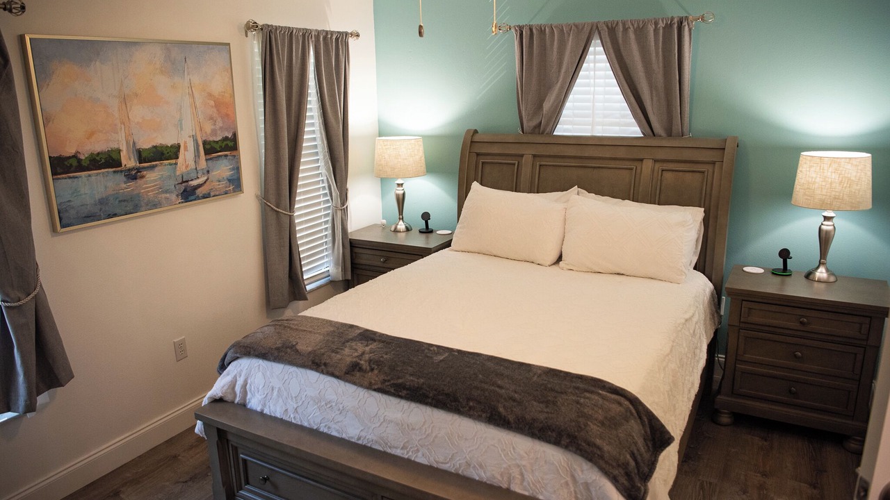 Photo of Bedroom in Weeki Wachee Gardens