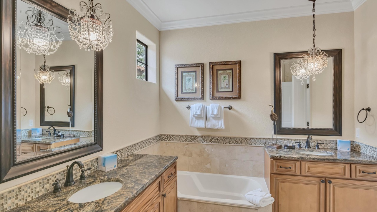 Photo of Bathroom in Villa Lago