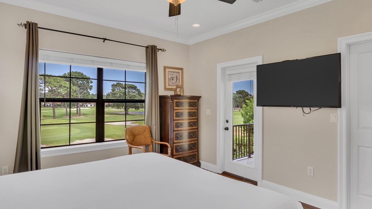 Photo of Bedroom in Villa Lago