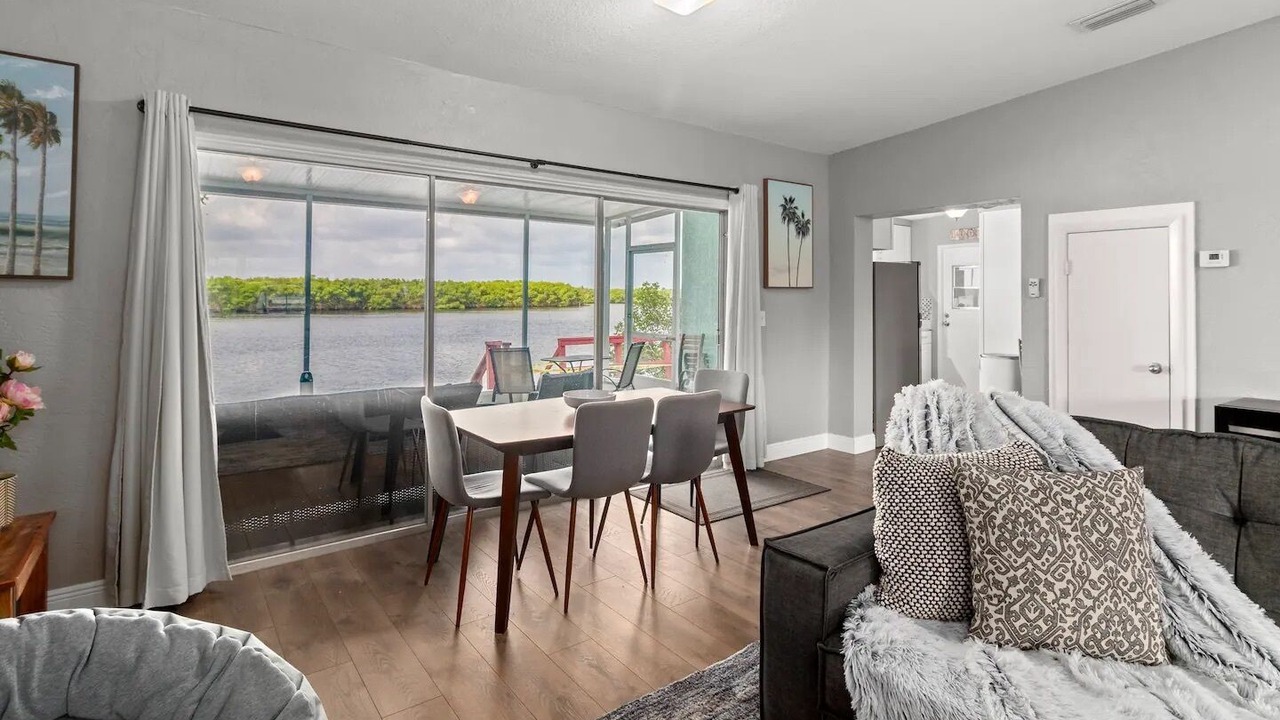 Photo of Livingroom in Ruskin