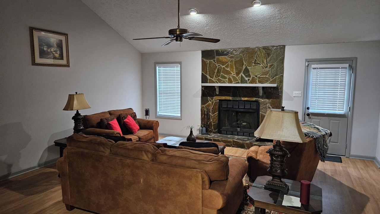 Photo of Livingroom in Houston County