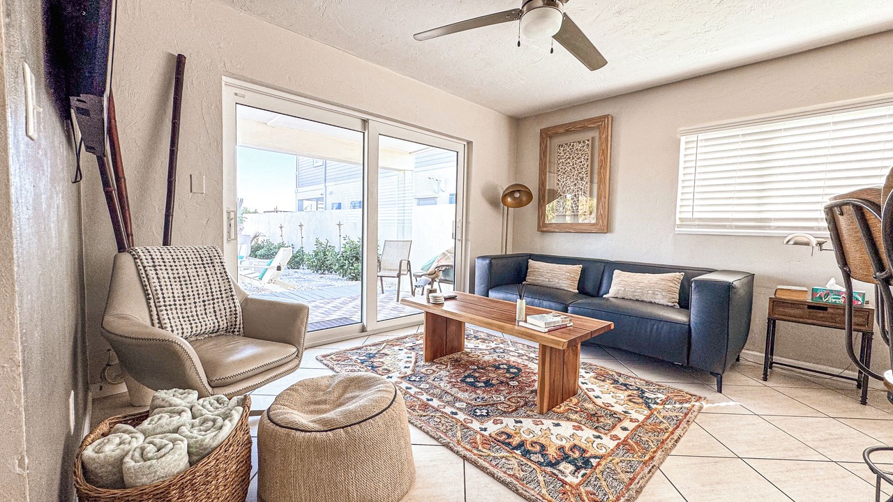 Photo of Livingroom in Colin Park