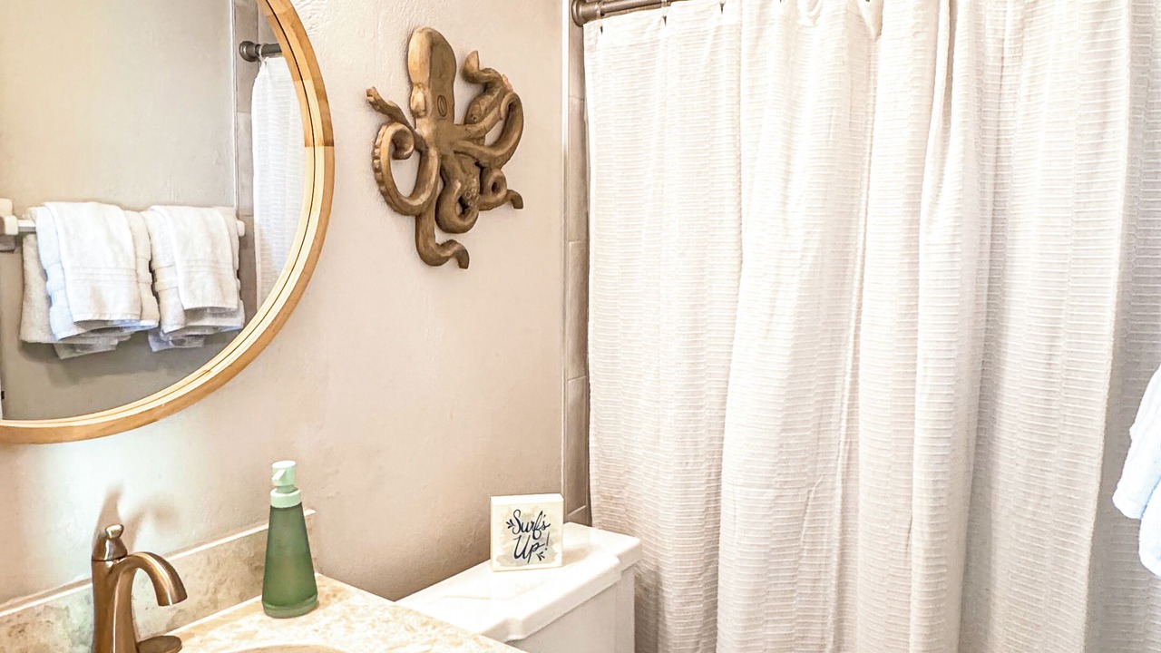 Photo of Bathroom in Colin Park