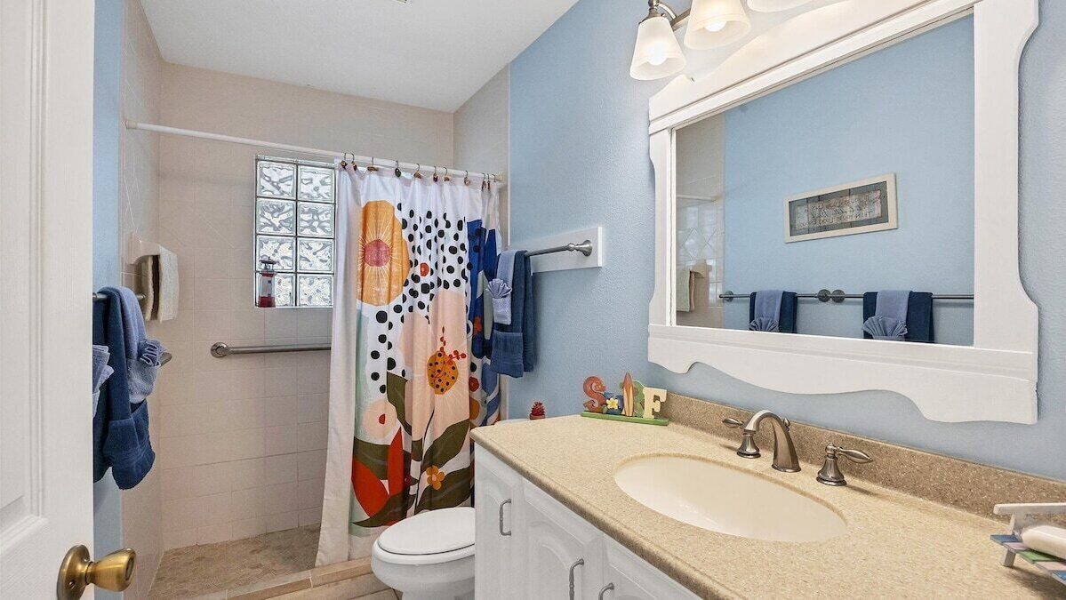Photo of Bathroom in Englewood East