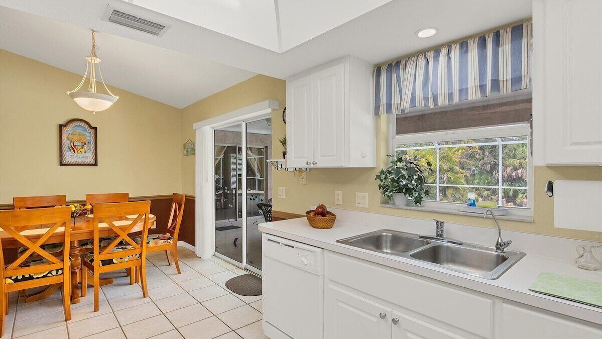 Photo of Kitchen in Englewood East