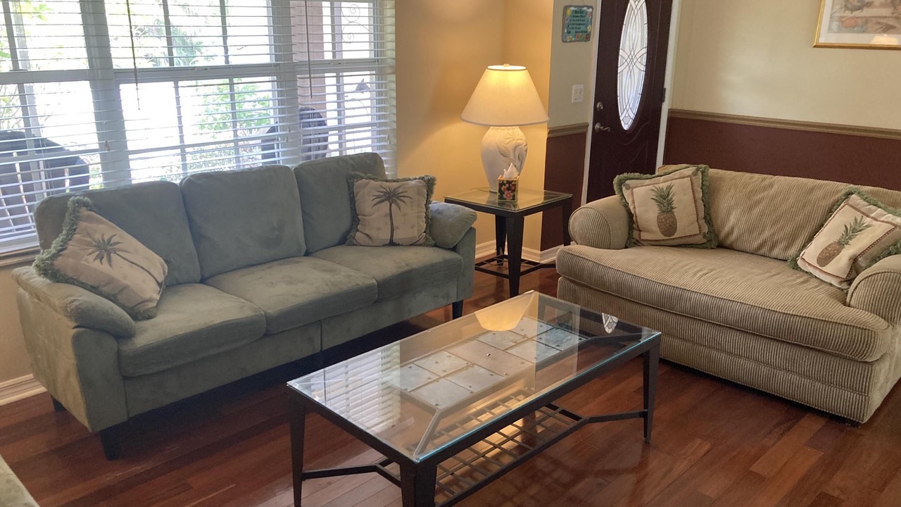 Photo of Livingroom in Englewood East