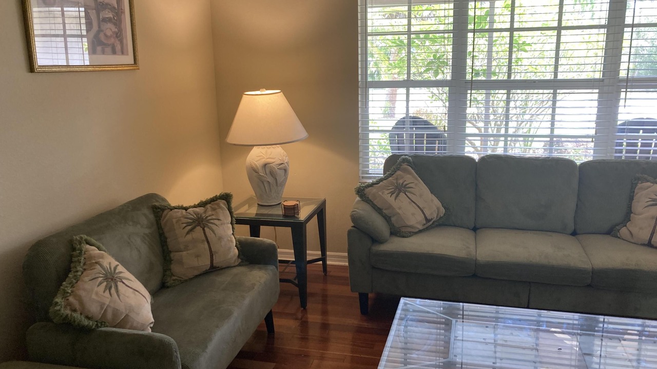 Photo of Livingroom in Englewood East