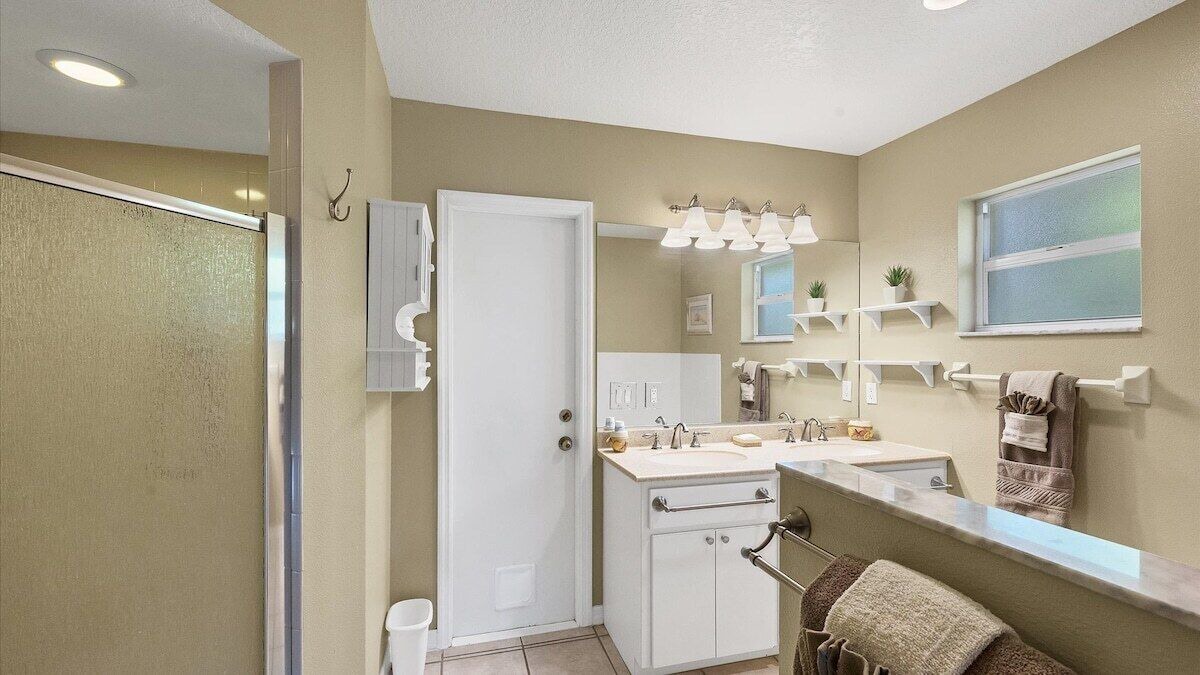 Photo of Bathroom in Englewood East