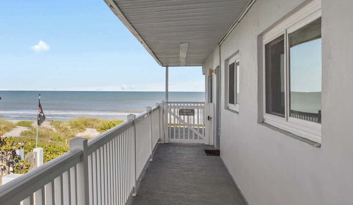 Photo of Patio Balcony in Crescent Beach