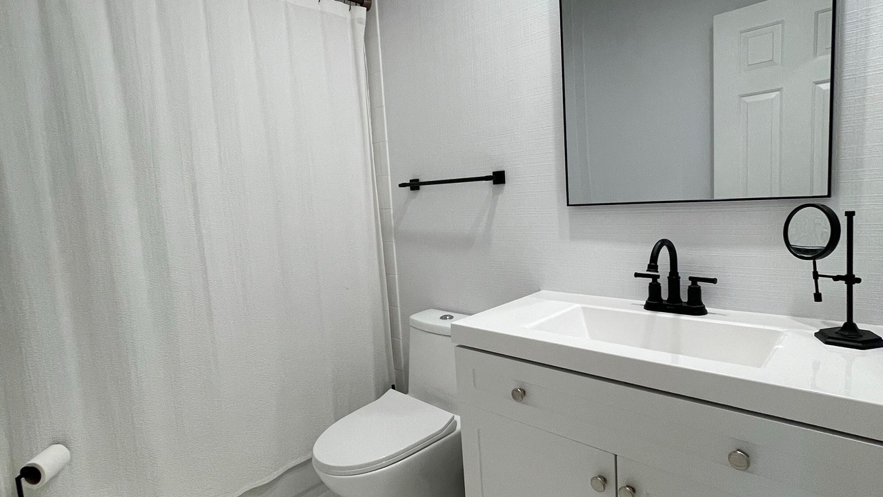 Photo of Bathroom in Gandy