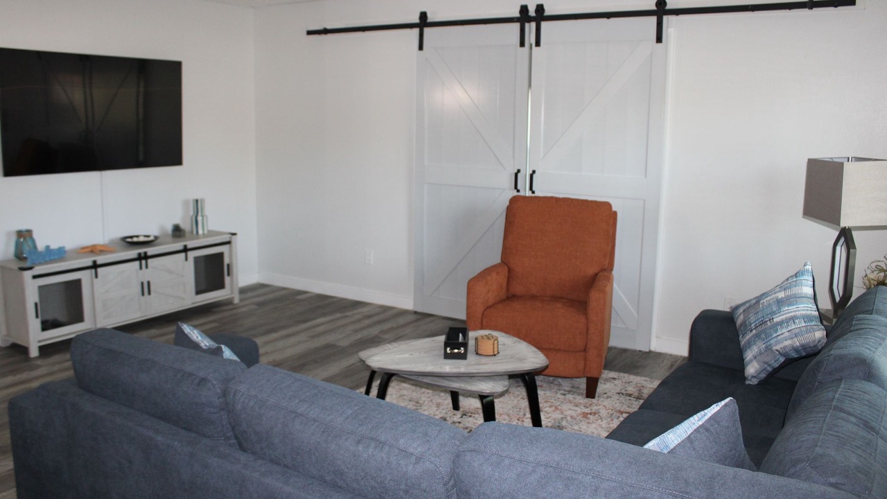 Photo of Livingroom in Desoto Lakes