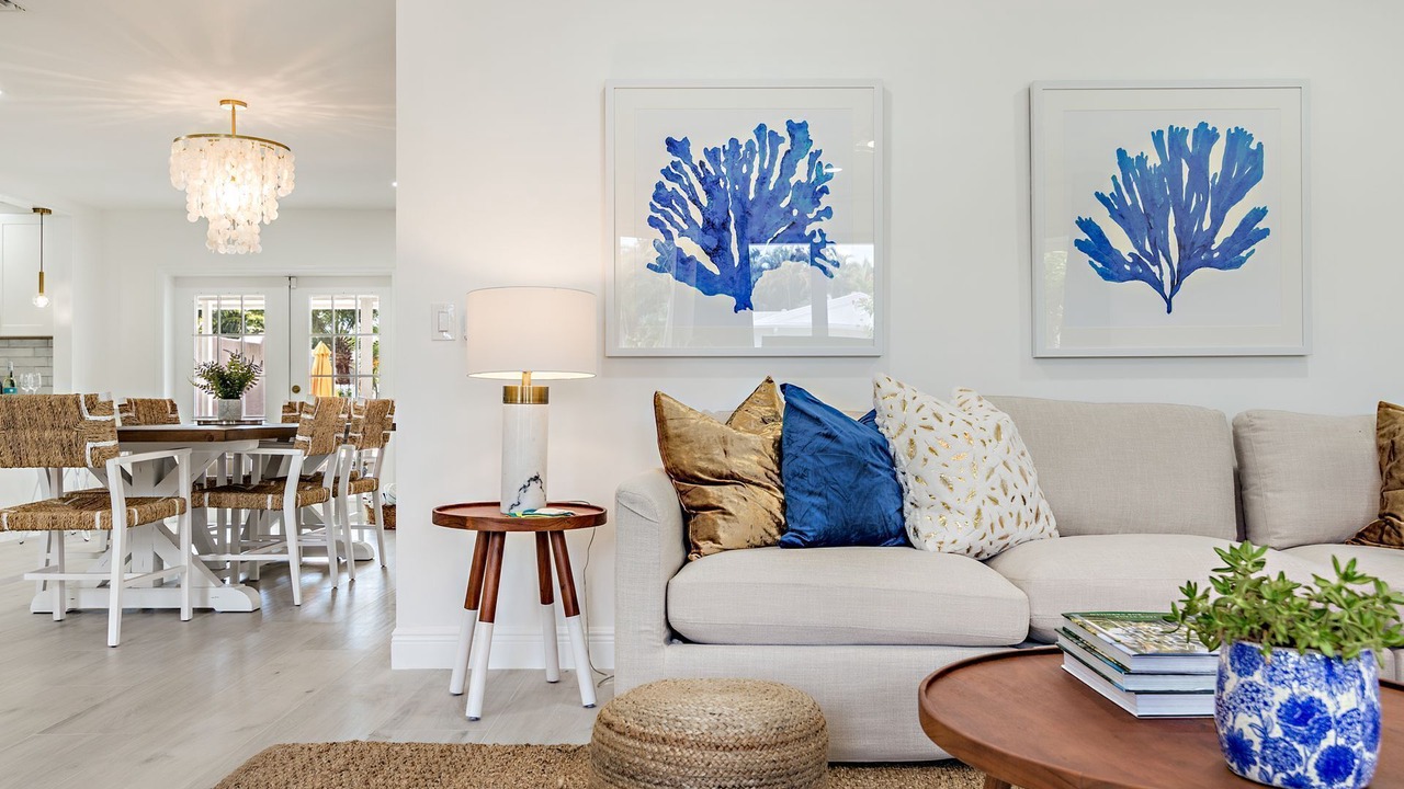 Photo of Livingroom in Parrot Cove