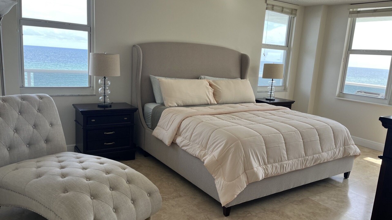 Photo of Bedroom in Hollywood South Central Beach