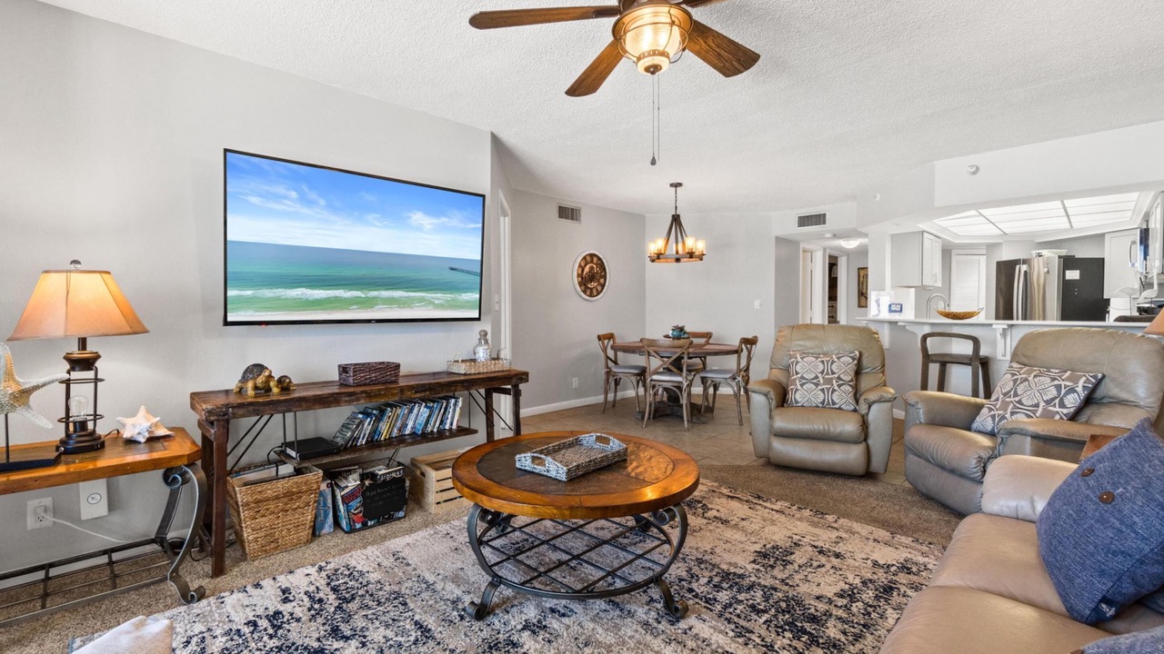 Photo of Livingroom in Biltmore Beach