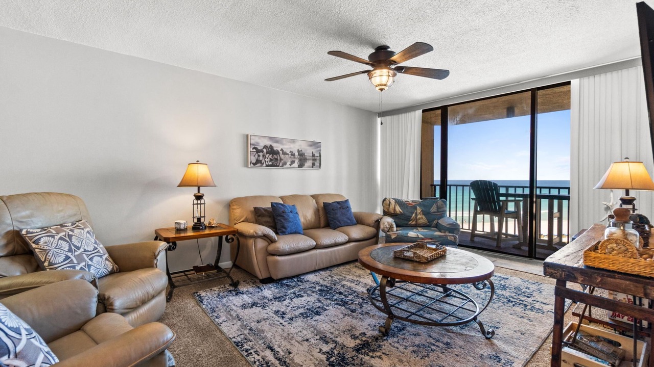 Photo of Livingroom in Biltmore Beach