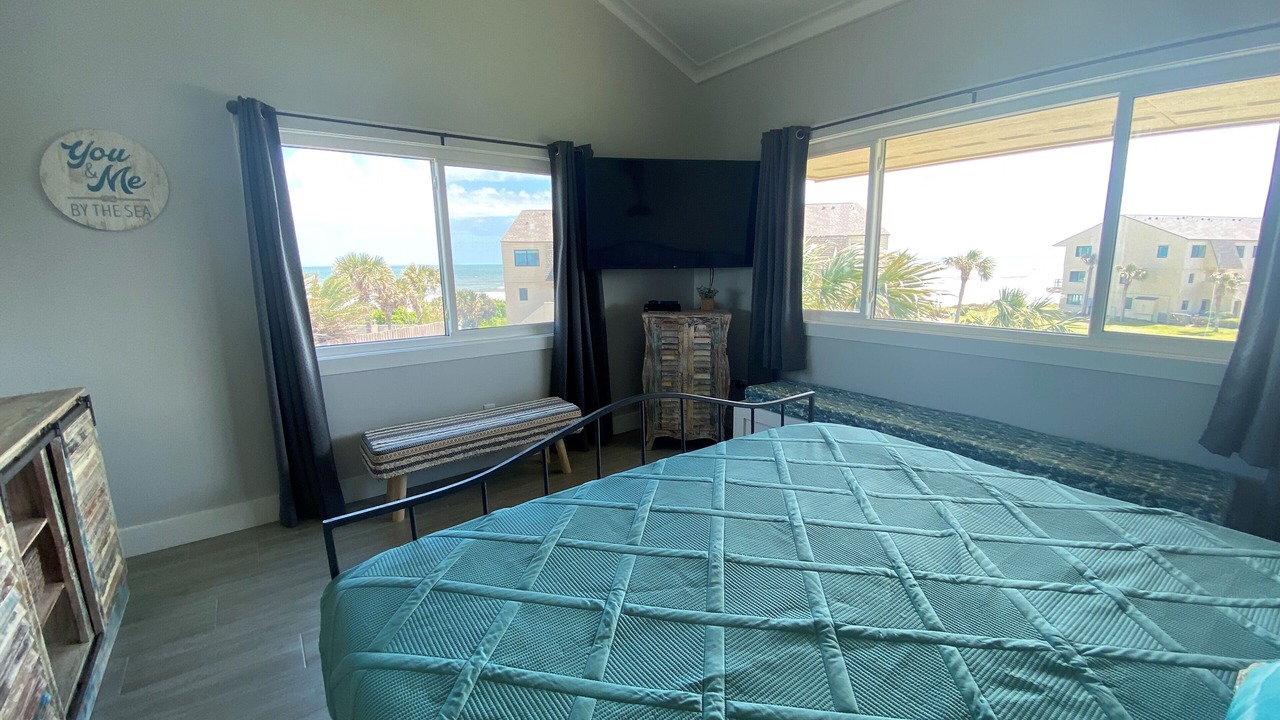 Photo of Bedroom in Crescent Beach