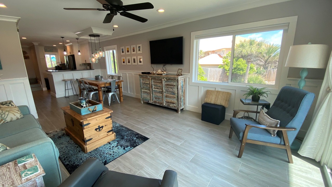 Photo of Livingroom in Crescent Beach