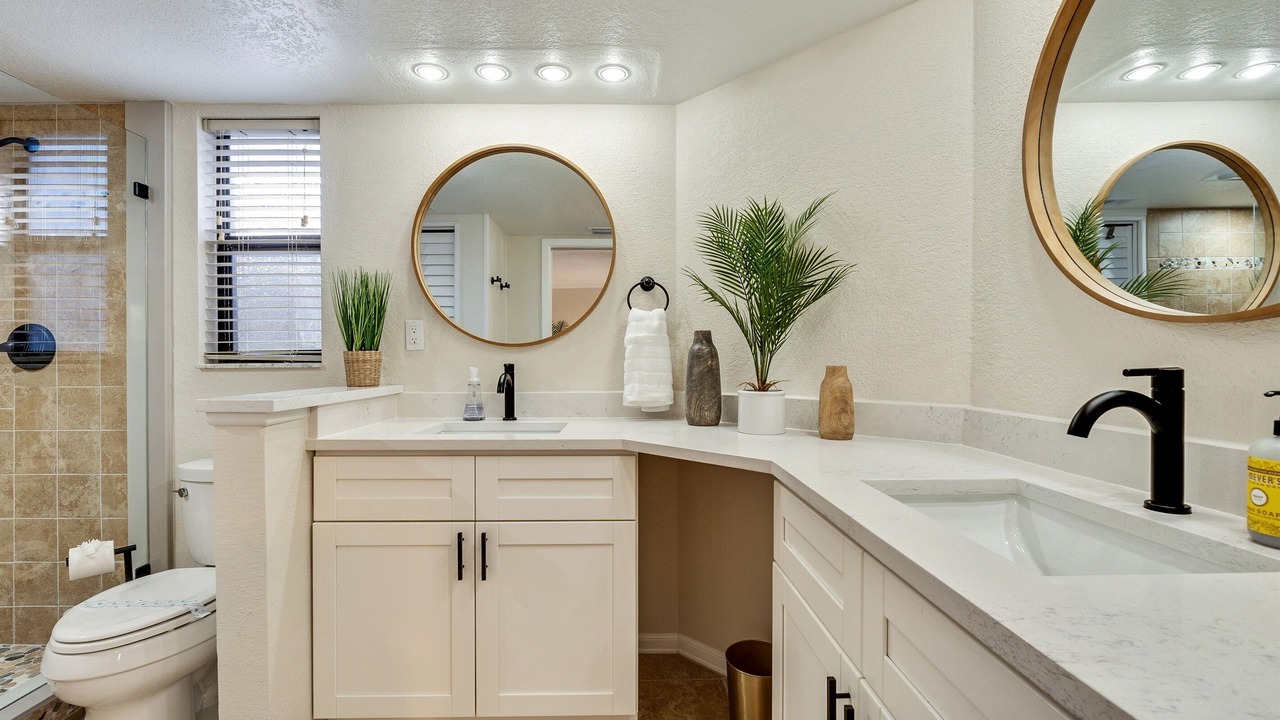 Photo of Bathroom in Seminole