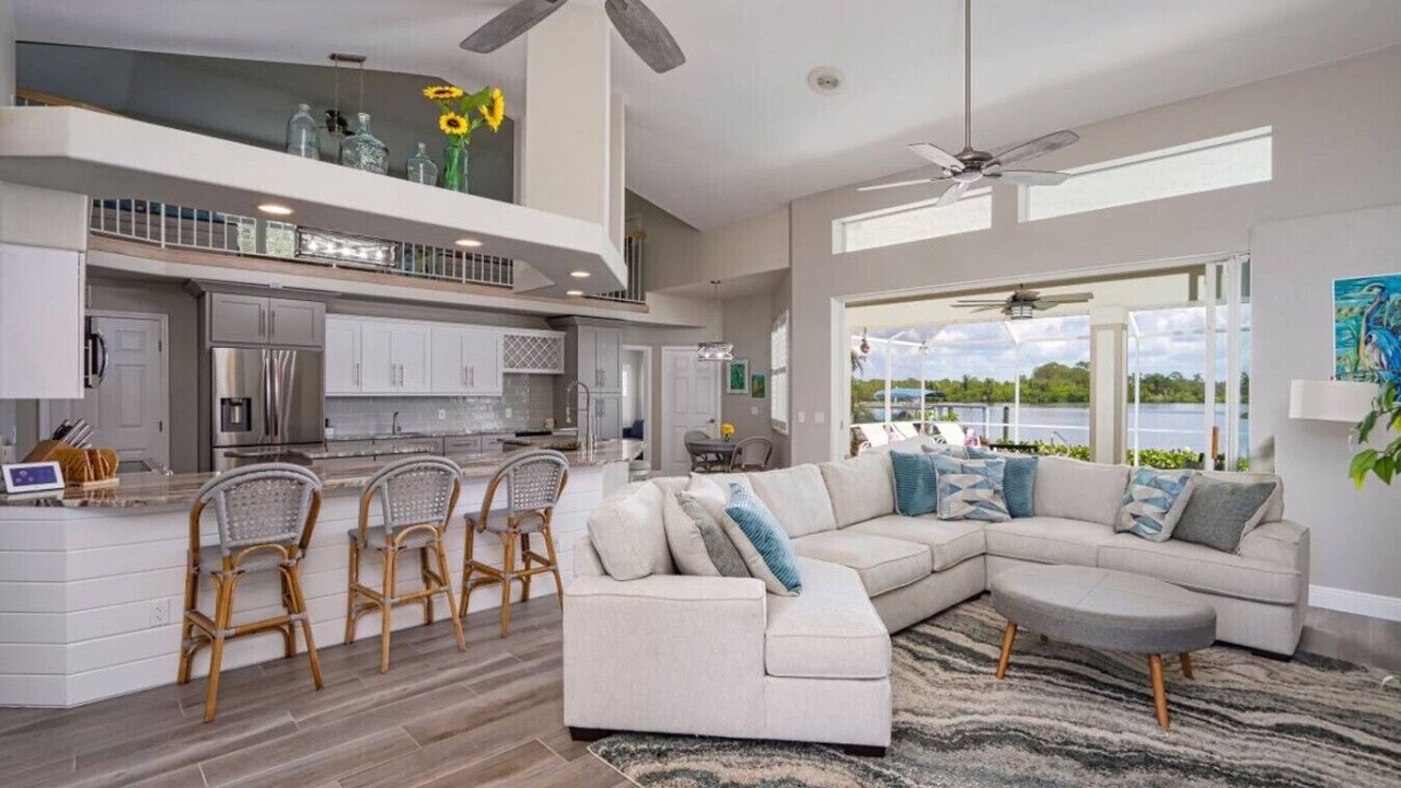 Photo of Livingroom in Fort Myers Shores