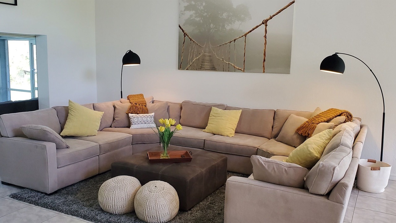 Photo of Livingroom in Groveland