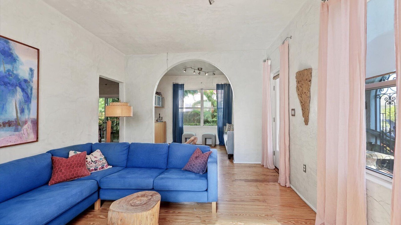 Photo of Livingroom in Central Sarasota