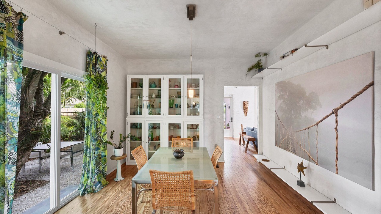 Photo of Livingroom in Central Sarasota