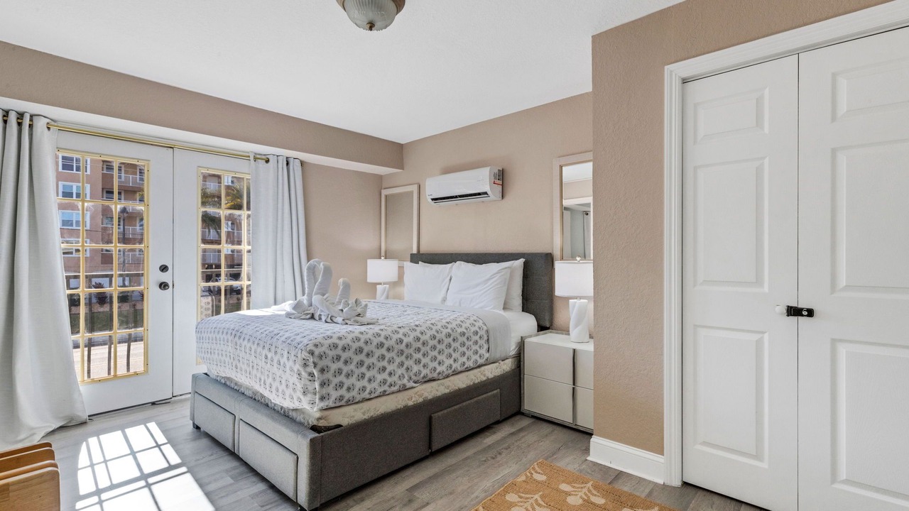 Photo of Bedroom in Redington Beach