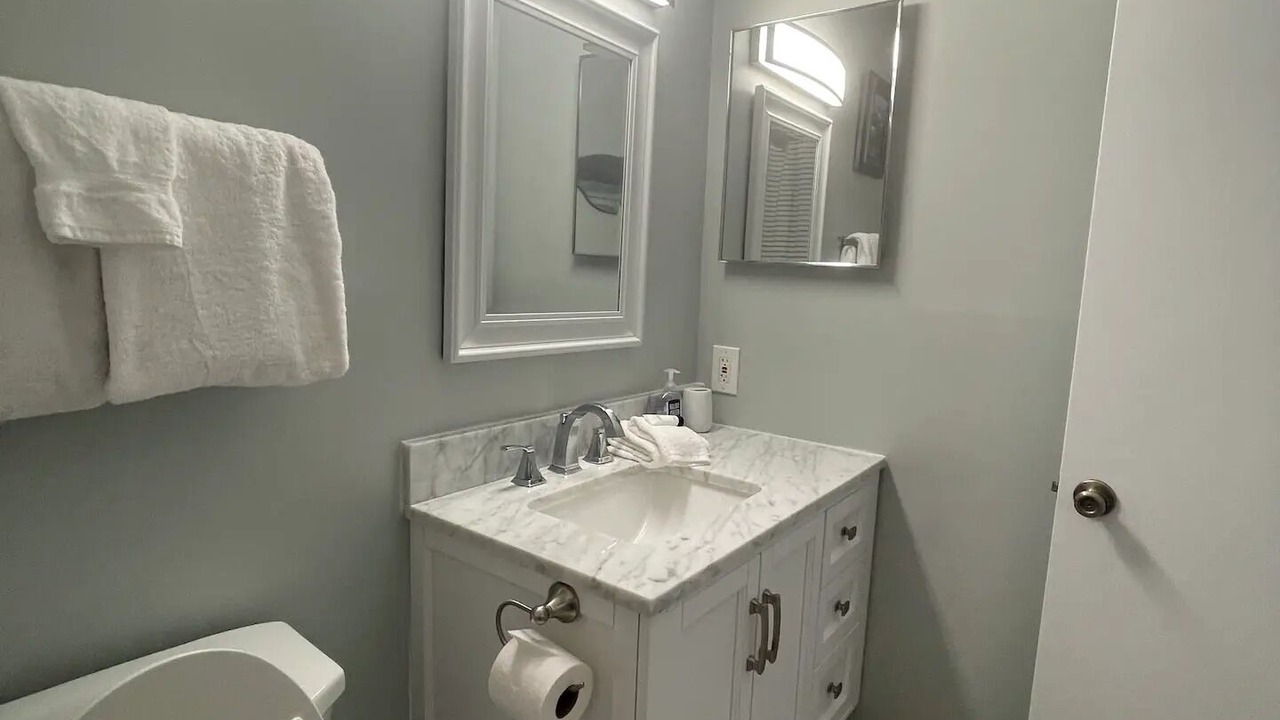 Photo of Bathroom in Holiday Isle