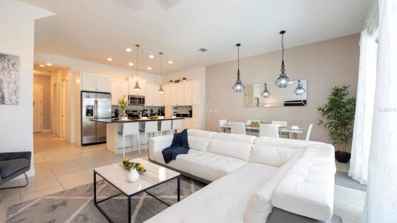 Photo of Livingroom in Davenport
