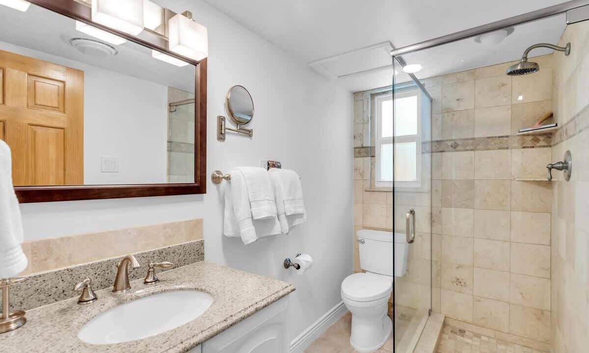 Photo of Bathroom in Marathon